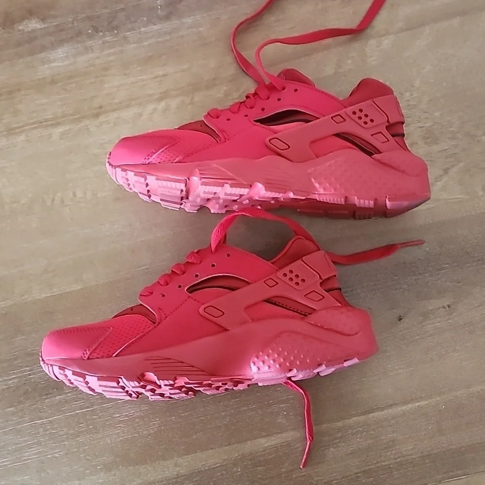 Nike Air Huarache Triple Red GS 4Y Youth Sneakers Women's 5.5 EUC